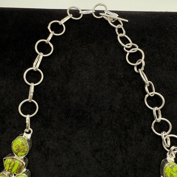 Green Mojave Turquoise Necklace - Picture 3 of 4